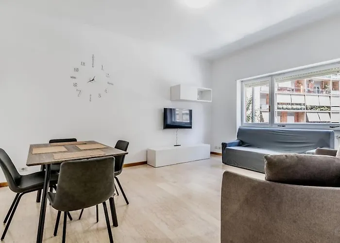 Tiburtina White House